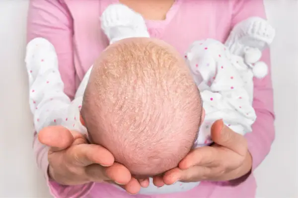 Rybia łuska - Pielęgnacja, leczenie i kiedy do dermatologa?